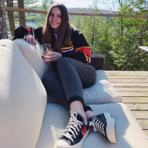 Meet your Posher, Carly